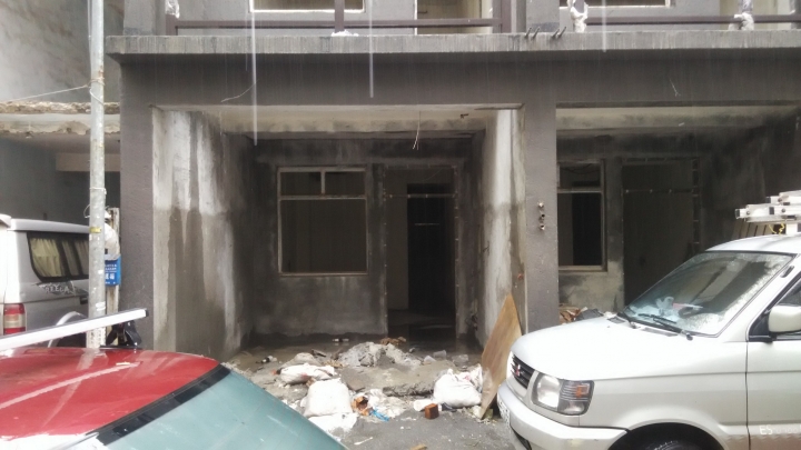 想接手一間40年透天厝，屋主已拆除大部份，想請教我接手後改成