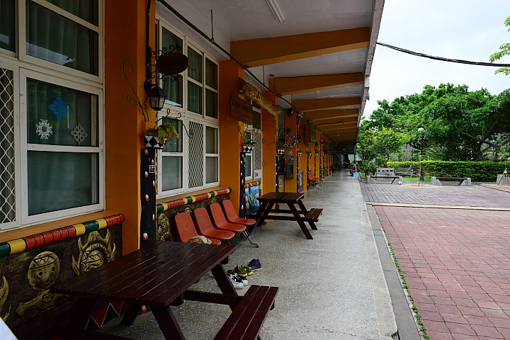 高士國小野牡丹花盛開，歡迎您住宿，一早醒來展開美麗的一天。