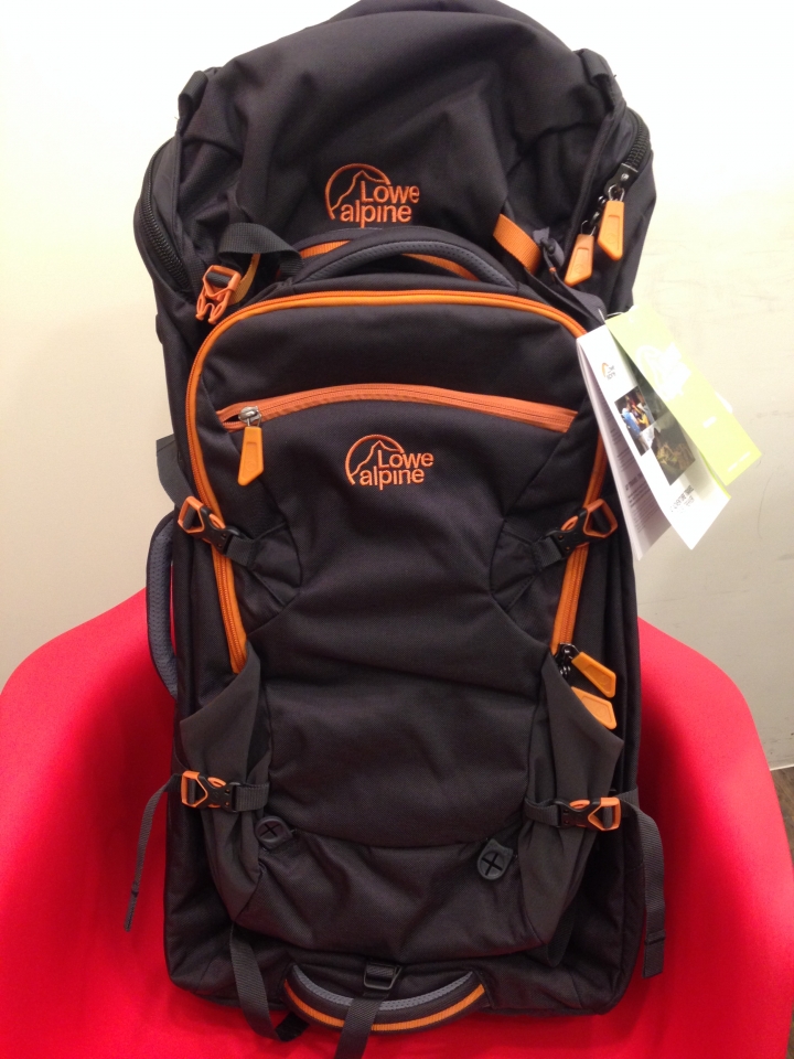 【Lowe alpine AT travel trekker 多功能萬用】開箱文