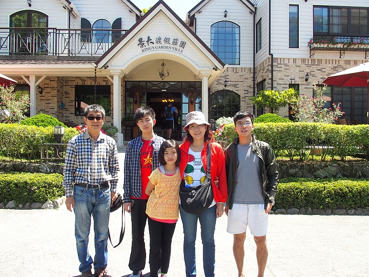 春天去，夏天也去，享受山城般的悠閒在關仔嶺景大渡假莊園。