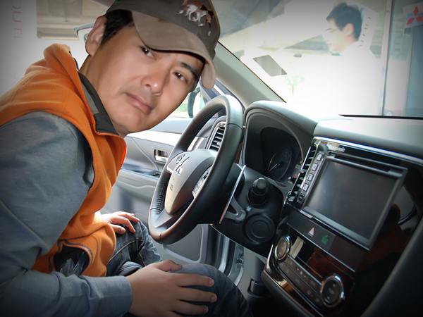 居然在三菱汽車營業所遇到憲哥【 OUTLANDER 兩天一夜體驗行 】