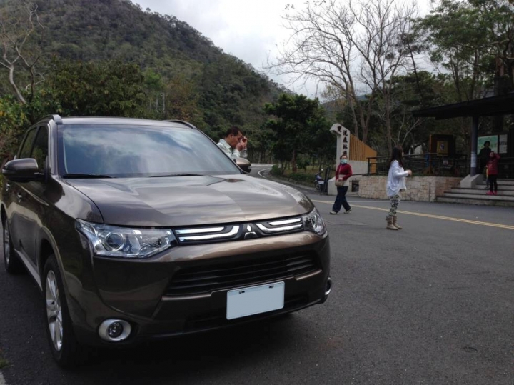 第一次買休旅車，換我來開箱OUTLANDER 7人座尊榮型