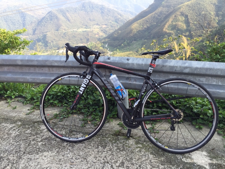 請教MAVIC KSYRIUM ELITE S 與 MAVIC KSYRIUM RACE的分別