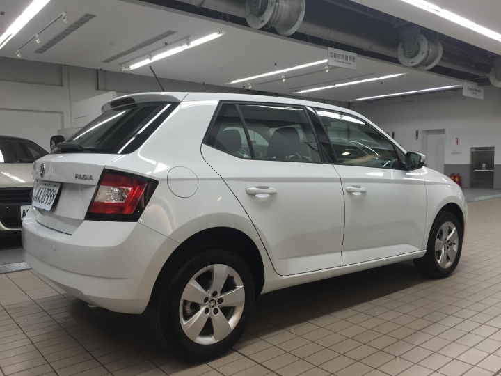 [開箱]-簡單開箱-FABIA-1.2-TSI-月光白