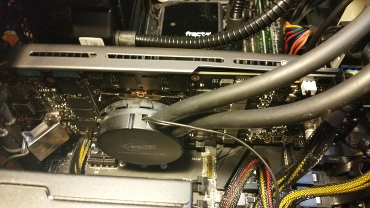 請益:CPU+GPU水冷混搭機殼12CM風扇配置善熱效益