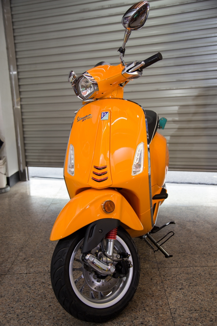 Vespa Sprint 125 女友的小夢想，外加懶人洗車的好幫手，6H石英結晶鍍膜一次搞定
