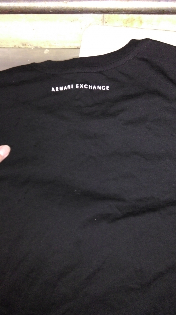 請問這件Armani是真品嗎？