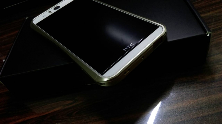 HTC Desire EYE DEVILCASE 惡魔鋁合金保護框 (金色) 開箱
