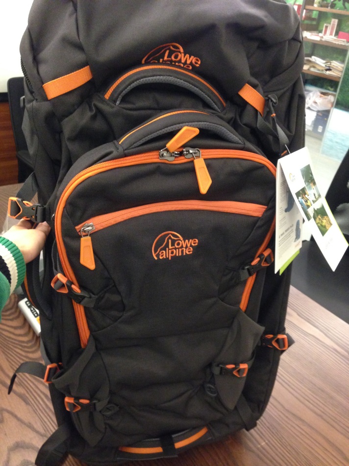 【Lowe alpine AT travel trekker 多功能萬用】開箱文