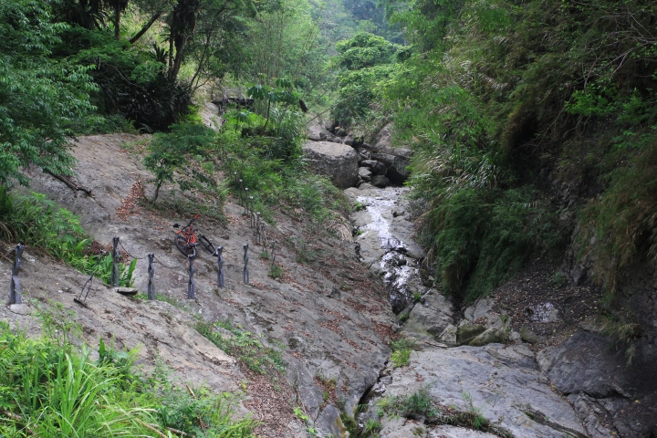 嘉南雲峰下豐山石盤谷單車O型環線