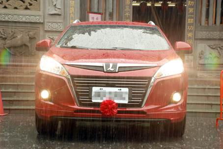 大雨澆不熄我過火的熱情！U6 SPORT新車求好運