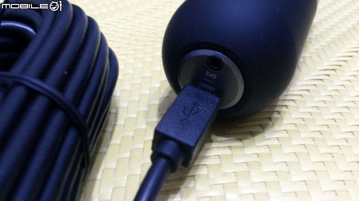 [開箱]Cowon AW2 小巧，前鏡+後鏡個別1080P!...