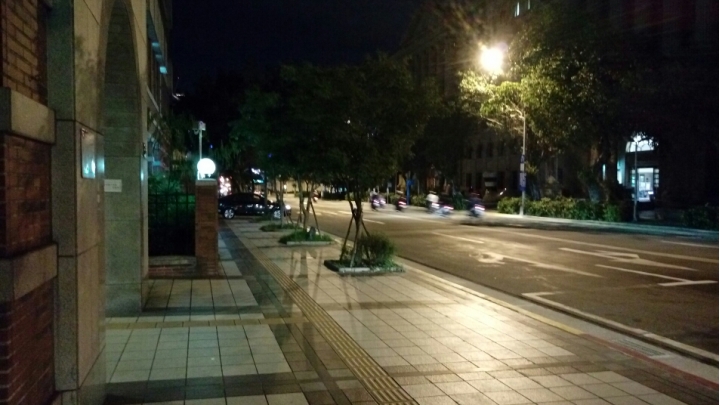 HTC E9+ 夜拍效果不錯