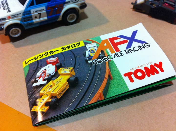 開箱~~手掌中的小火箭!!   Tomy/ AFX  VW Golf GTI 電刷車(Slot Car)