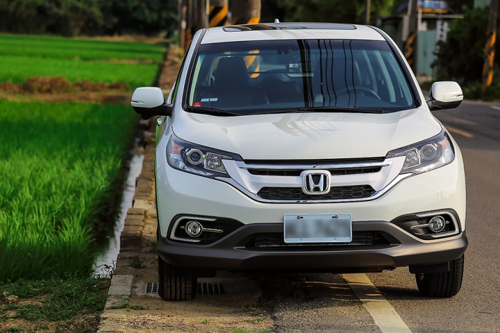 【簡單開箱】2015 HONDA CR-V 2.4VTi-S 開箱_新增1000km保養及油耗分享