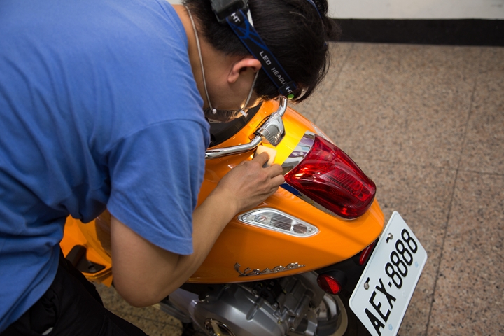 Vespa Sprint 125 女友的小夢想，外加懶人洗車的好幫手，6H石英結晶鍍膜一次搞定