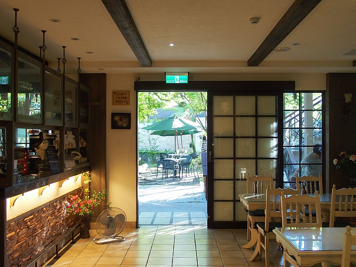 春天去，夏天也去，享受山城般的悠閒在關仔嶺景大渡假莊園。