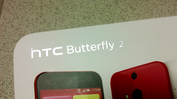 HTC butterfly 2之我的藍蝶~[開箱]