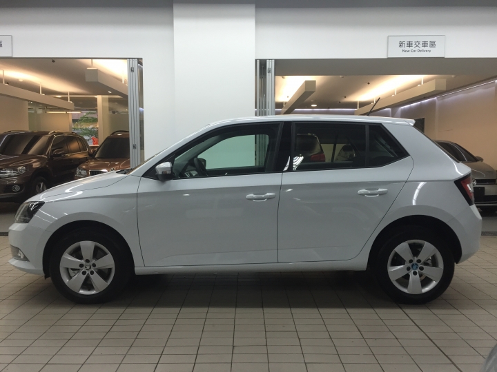 [開箱]-簡單開箱-FABIA-1.2-TSI-月光白