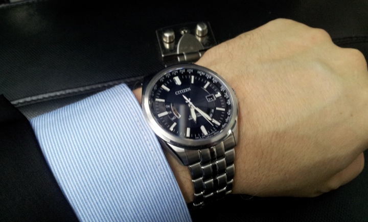 這兩隻電波錶都很好看,該怎麼選? (更新實帶圖)