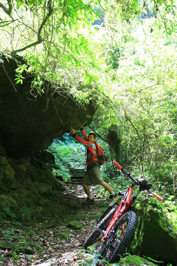 嘉南雲峰下豐山石盤谷單車O型環線