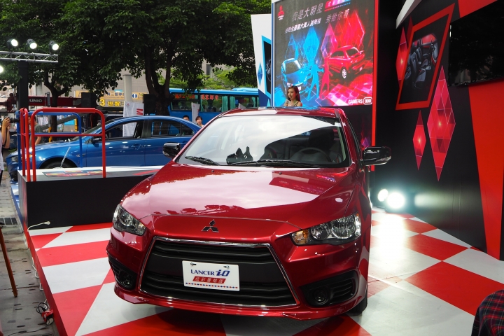 紅藍大對決，又跳又亮眼的LANCER IO特仕款賞車會場！