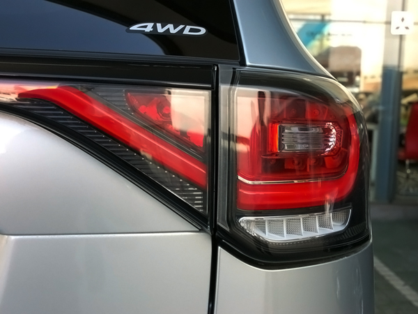 居然在三菱汽車營業所遇到憲哥【 OUTLANDER 兩天一夜體驗行 】