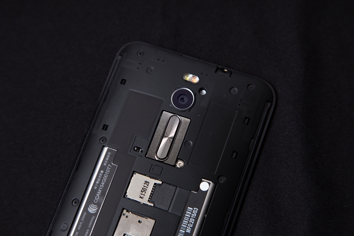 ASUS Zenfone2 4GB版本，CP值高的沒天理，人手一支不寂寞