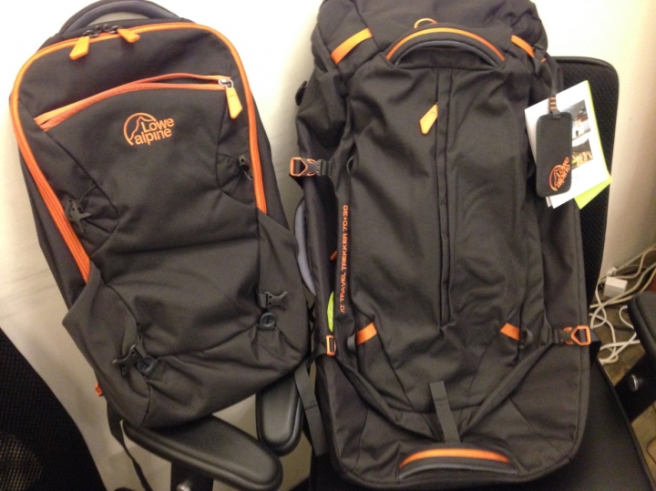 【Lowe alpine AT travel trekker 多功能萬用】開箱文