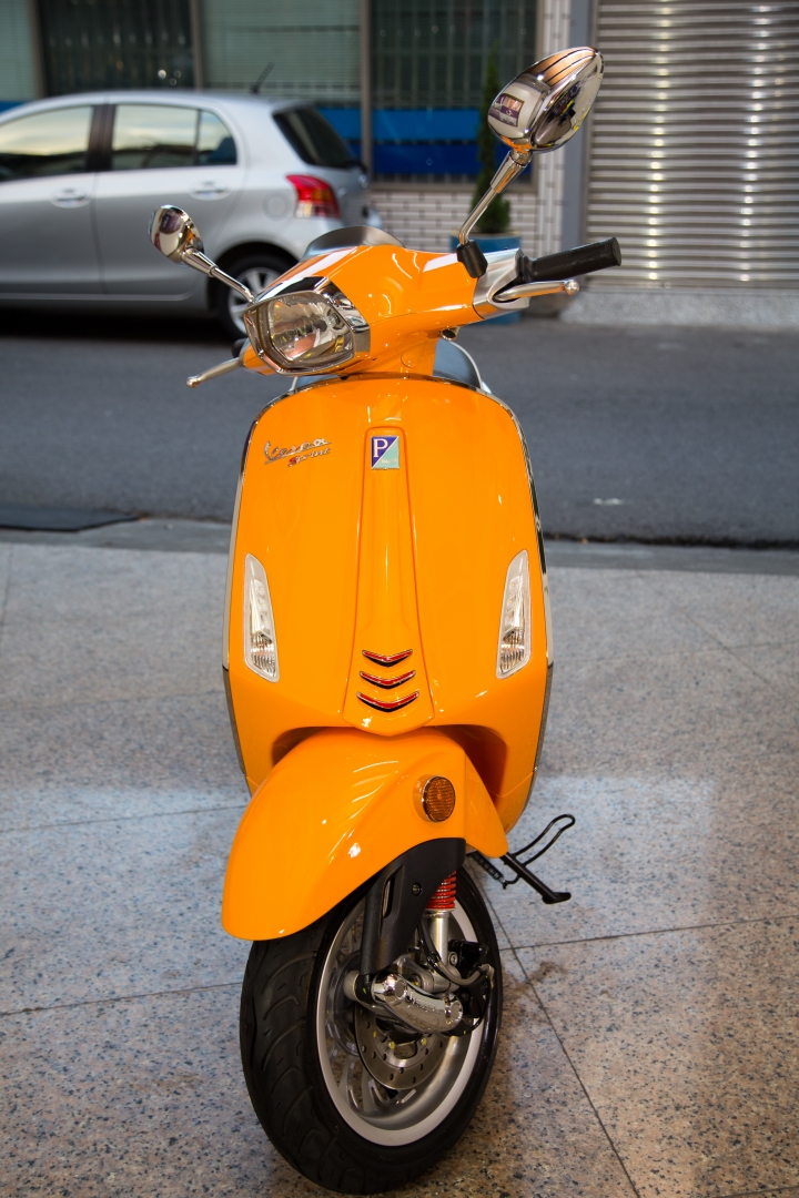 Vespa Sprint 125 女友的小夢想，外加懶人洗車的好幫手，6H石英結晶鍍膜一次搞定
