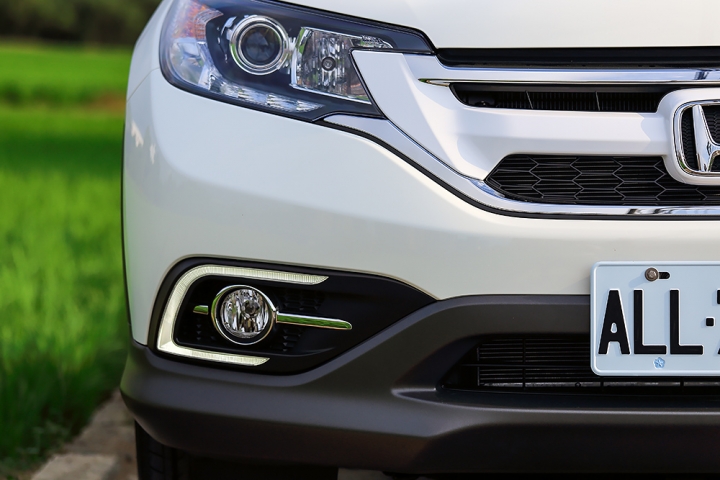 【簡單開箱】2015 HONDA CR-V 2.4VTi-S 開箱_新增1000km保養及油耗分享