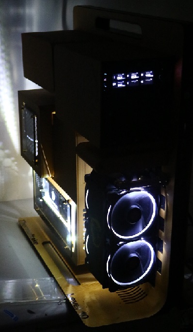 [MOD]Thermaltake - Level 10(黑金)