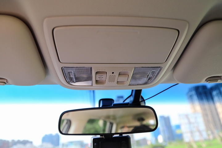 【簡單開箱】2015 HONDA CR-V 2.4VTi-S 開箱_新增1000km保養及油耗分享