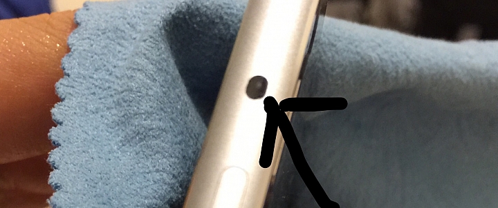S6 edge 黑色的外觀瑕疵