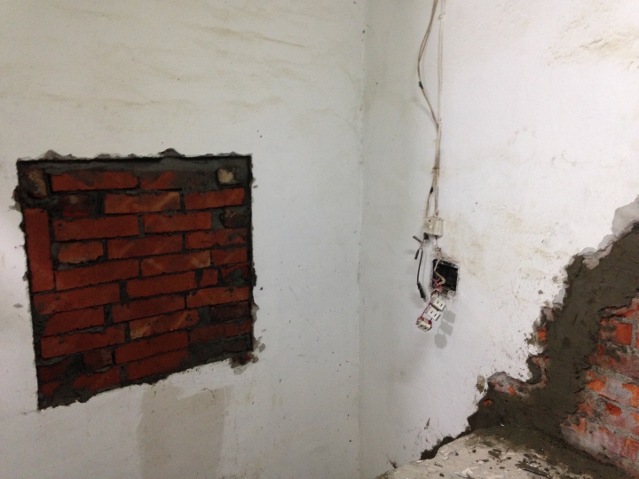 【DIY】翻修一間屋齡比自己還老的房屋《05/03更新》(現在打算全部整理好再分享！謝謝！)
