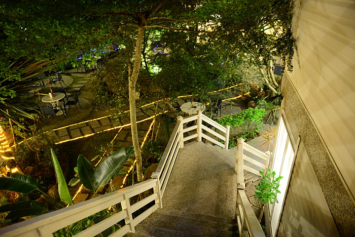 春天去，夏天也去，享受山城般的悠閒在關仔嶺景大渡假莊園。