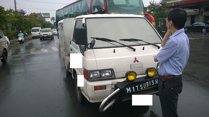 今天下班發生車禍了(Mitsubish Delica vs. Toyota Wish)