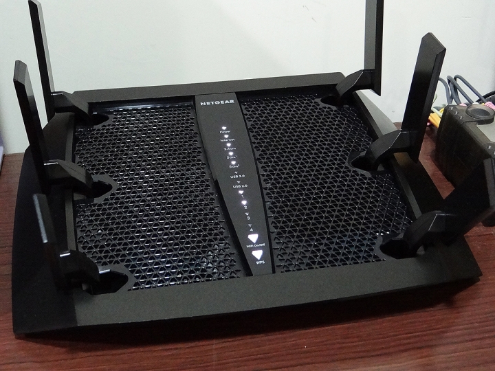 [music] NETGEAR Nighthawk X6 R8000 開箱