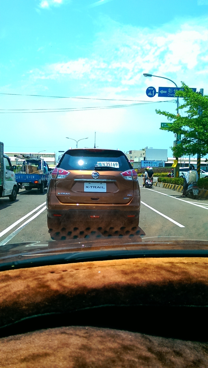 X-TRAIL 這是臨時車牌嗎???