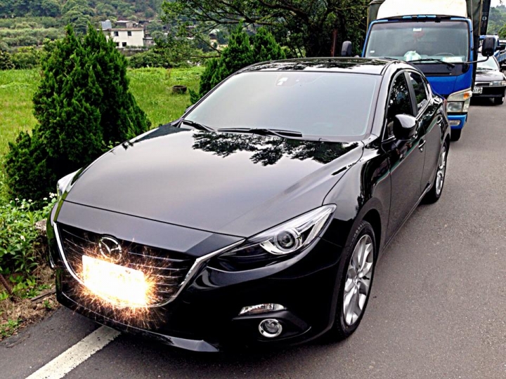 2015 All New Mazda3 頂級黑色4門 簡易開箱(圖)