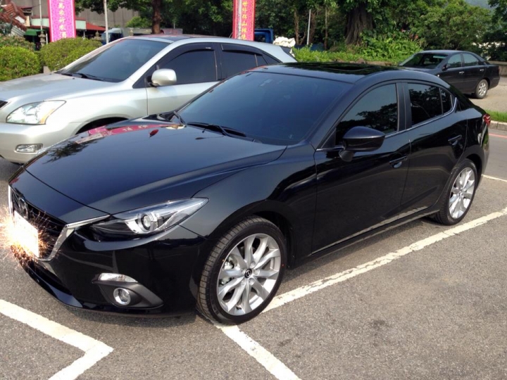 2015 All New Mazda3 頂級黑色4門 簡易開箱(圖)