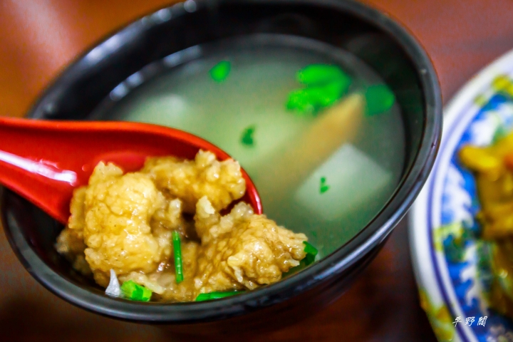 【食記】巷弄間的轟炸超人「福珍排骨酥」
