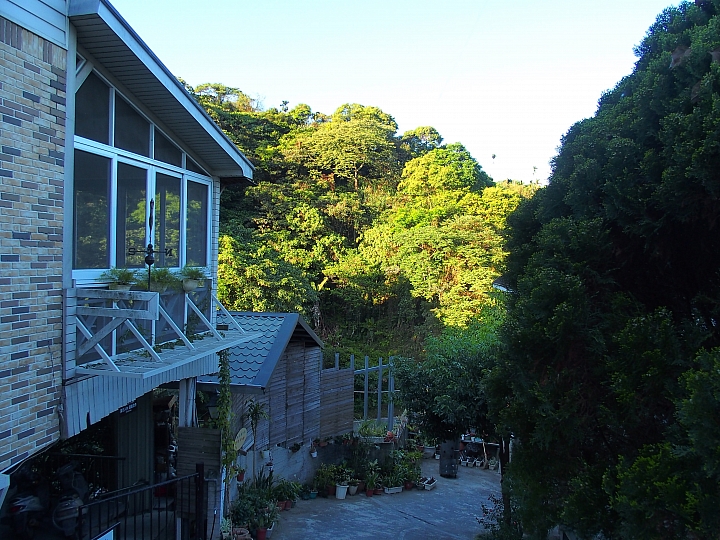 春天去，夏天也去，享受山城般的悠閒在關仔嶺景大渡假莊園。
