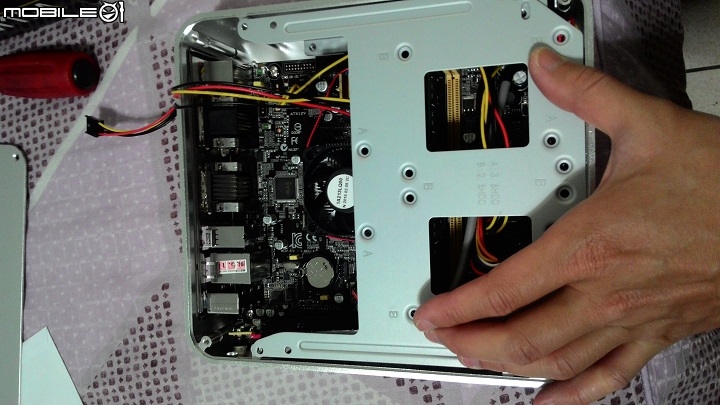 自組 e．Mini E-W60  HTPC