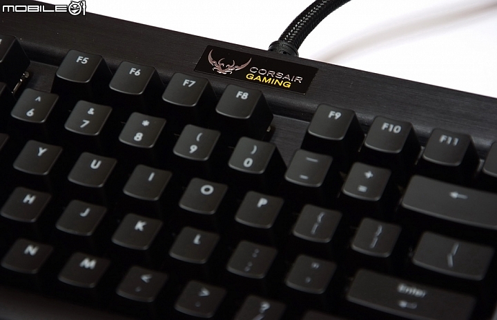 質感與外型兼具之CORSAIR電競鍵盤 - K70 RGB紅茶雙軸分享