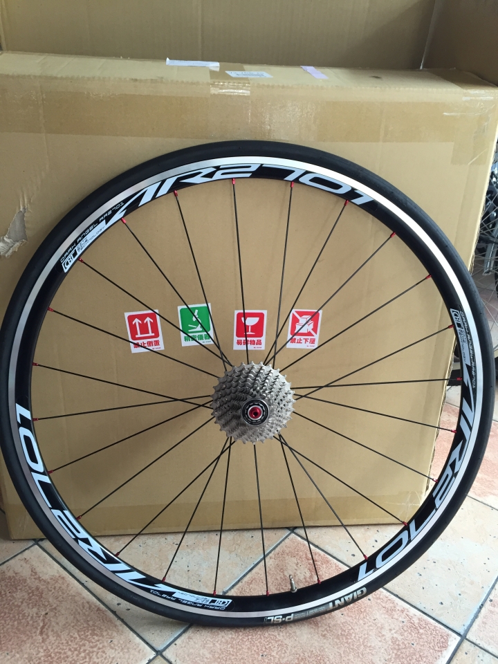 "CBT AR2701 Angel 輕量競賽LT版"輪組簡單開箱文