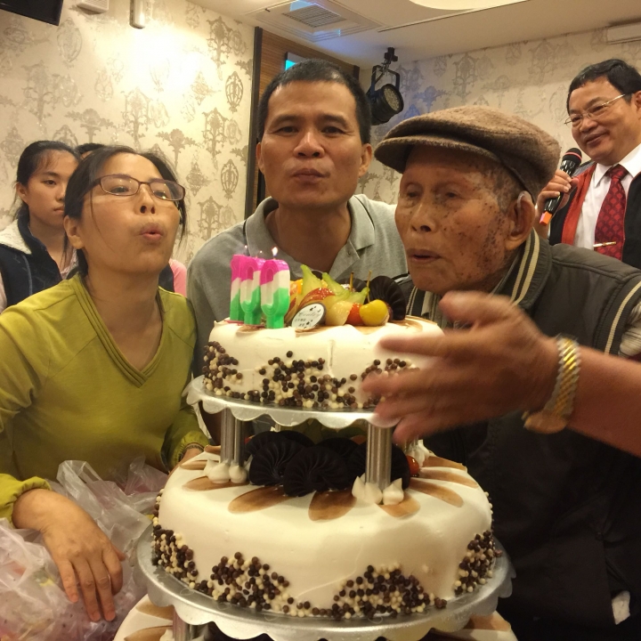 爺爺百歲誕辰 想放大照片 但須修圖 爭求大師