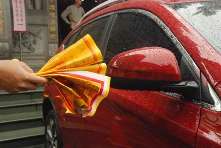 大雨澆不熄我過火的熱情！U6 SPORT新車求好運