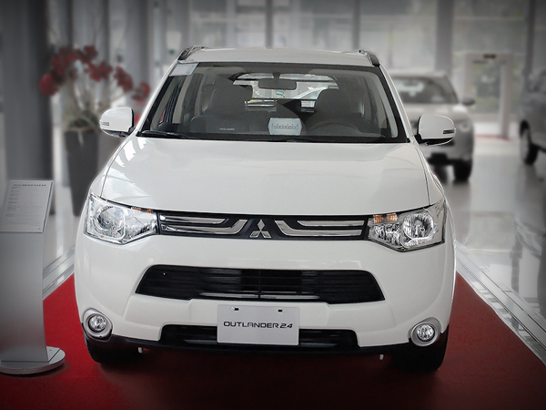 居然在三菱汽車營業所遇到憲哥【 OUTLANDER 兩天一夜體驗行 】