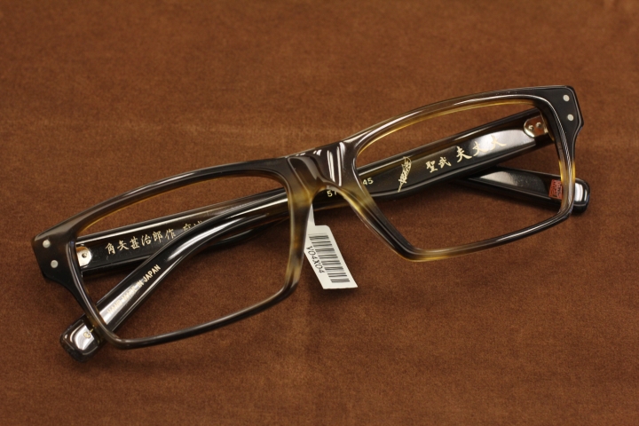 驚豔！角矢甚治郎作手工眼鏡 破天荒台灣府城【武聖大丈夫】150本限定版